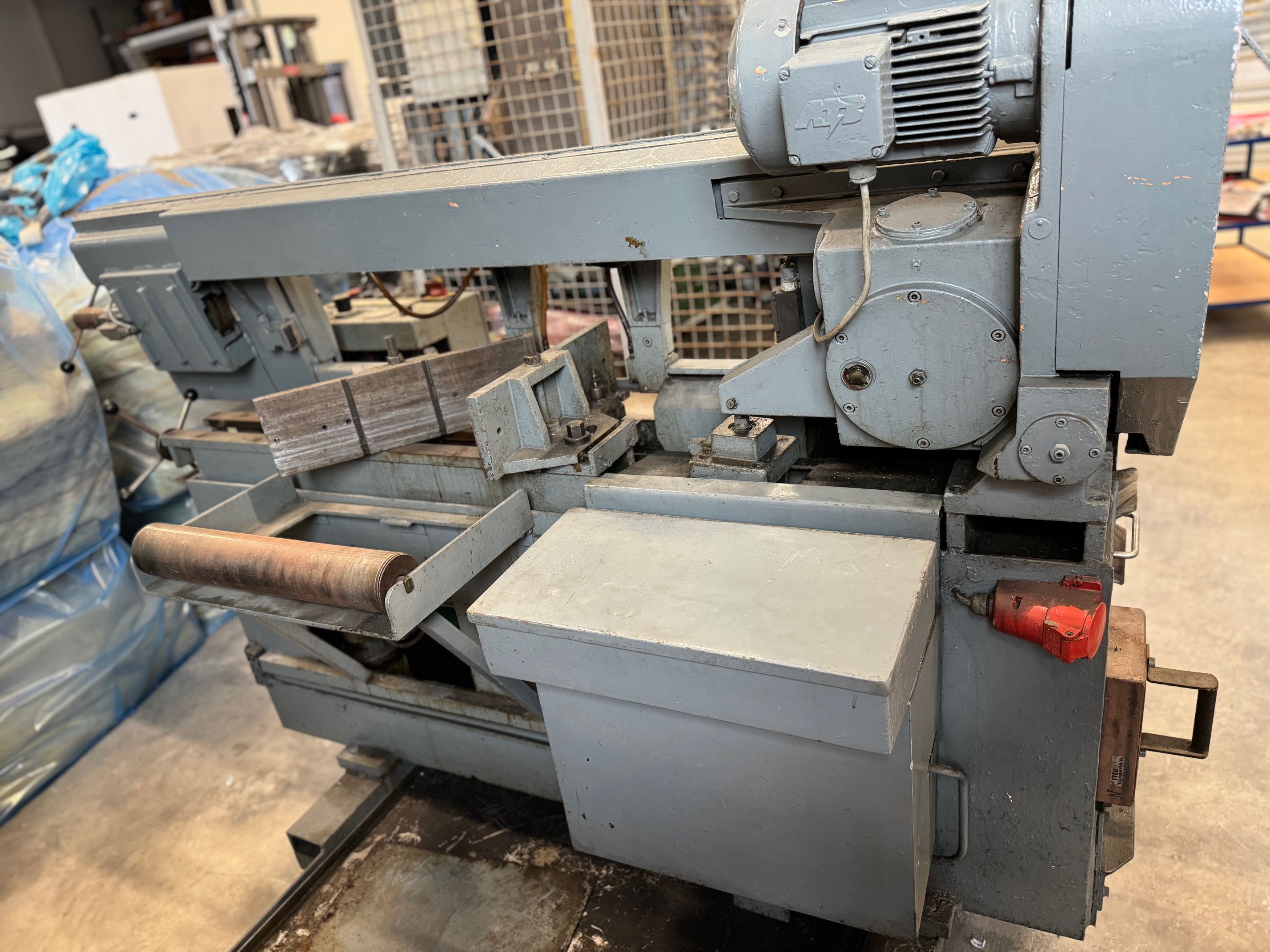 Bandsäge Halbautomatisch Kasto SBA 260/400U
