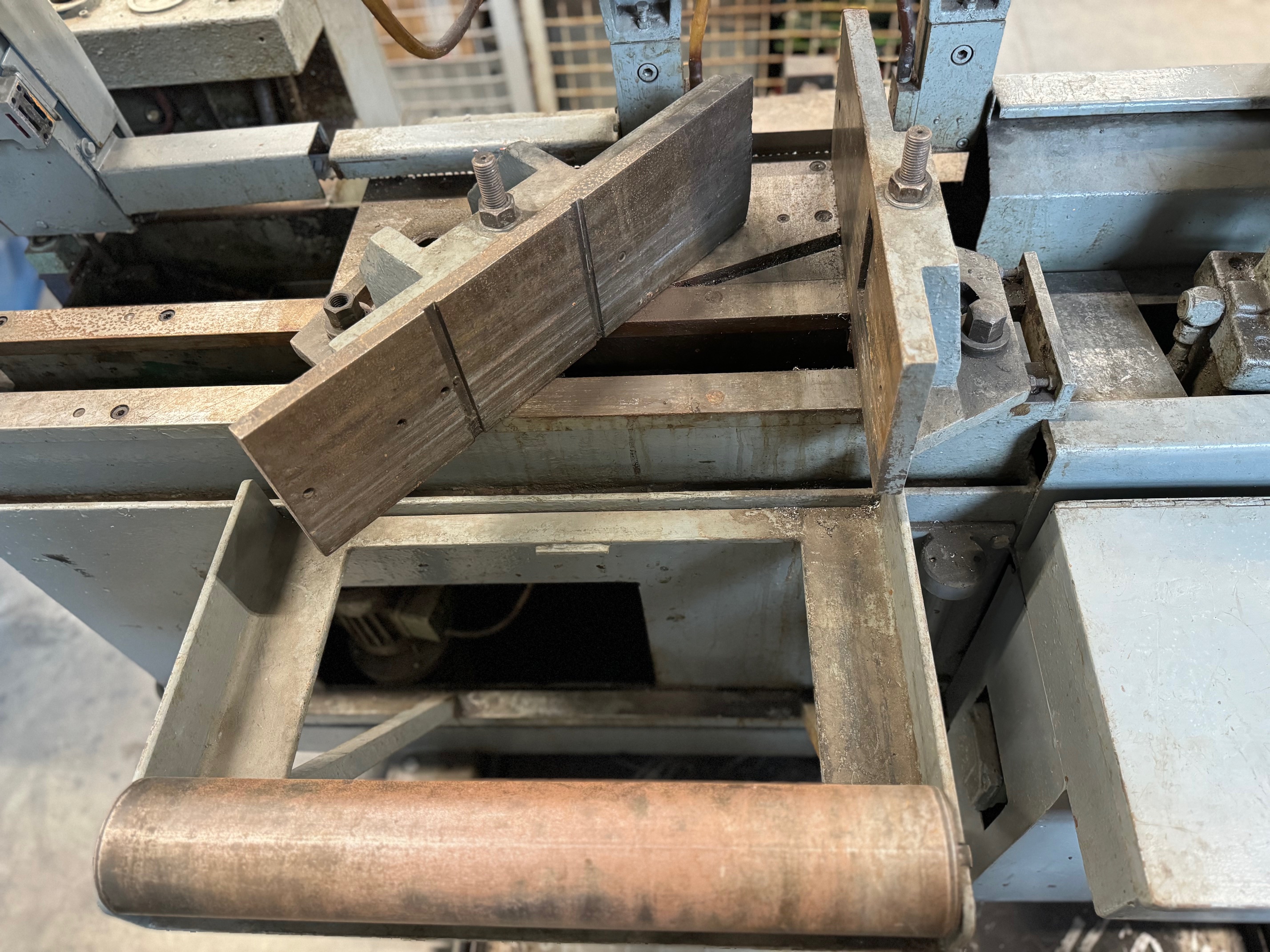 Bandsäge Halbautomatisch Kasto SBA 260/400U