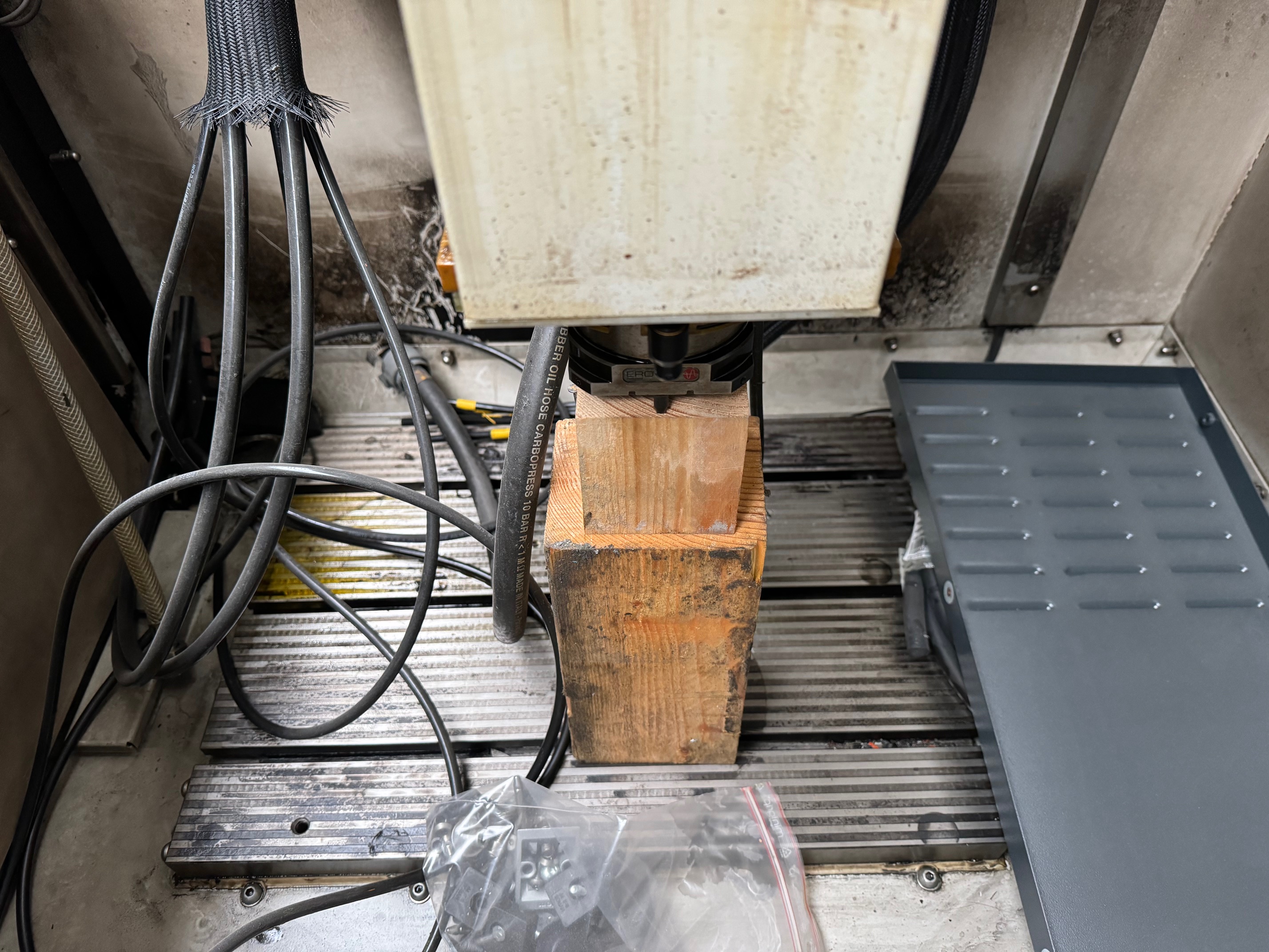 CNC Senkerodiermaschine CHARMILLES Roboform 2400