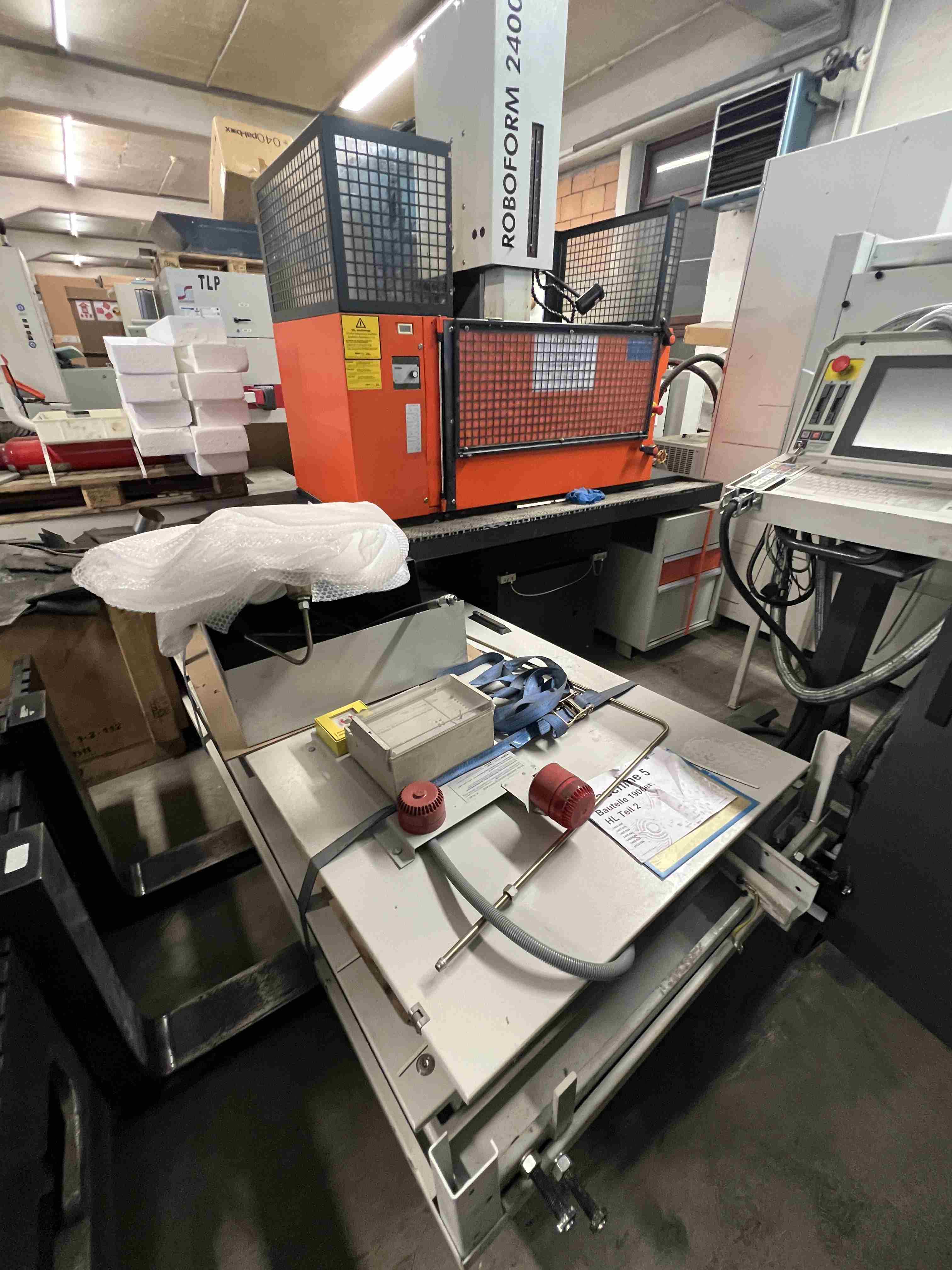 CNC Senkerodiermaschine CHARMILLES Roboform 2400