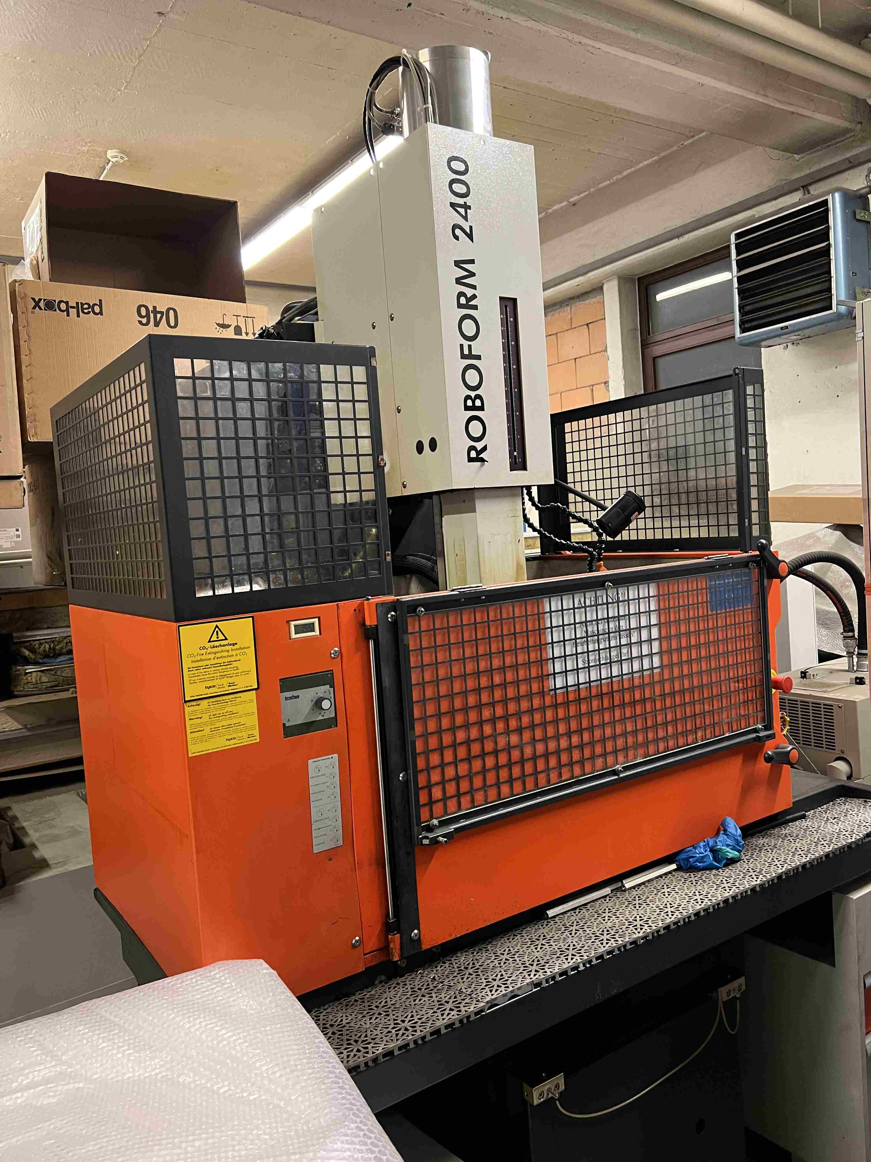 CNC Senkerodiermaschine CHARMILLES Roboform 2400