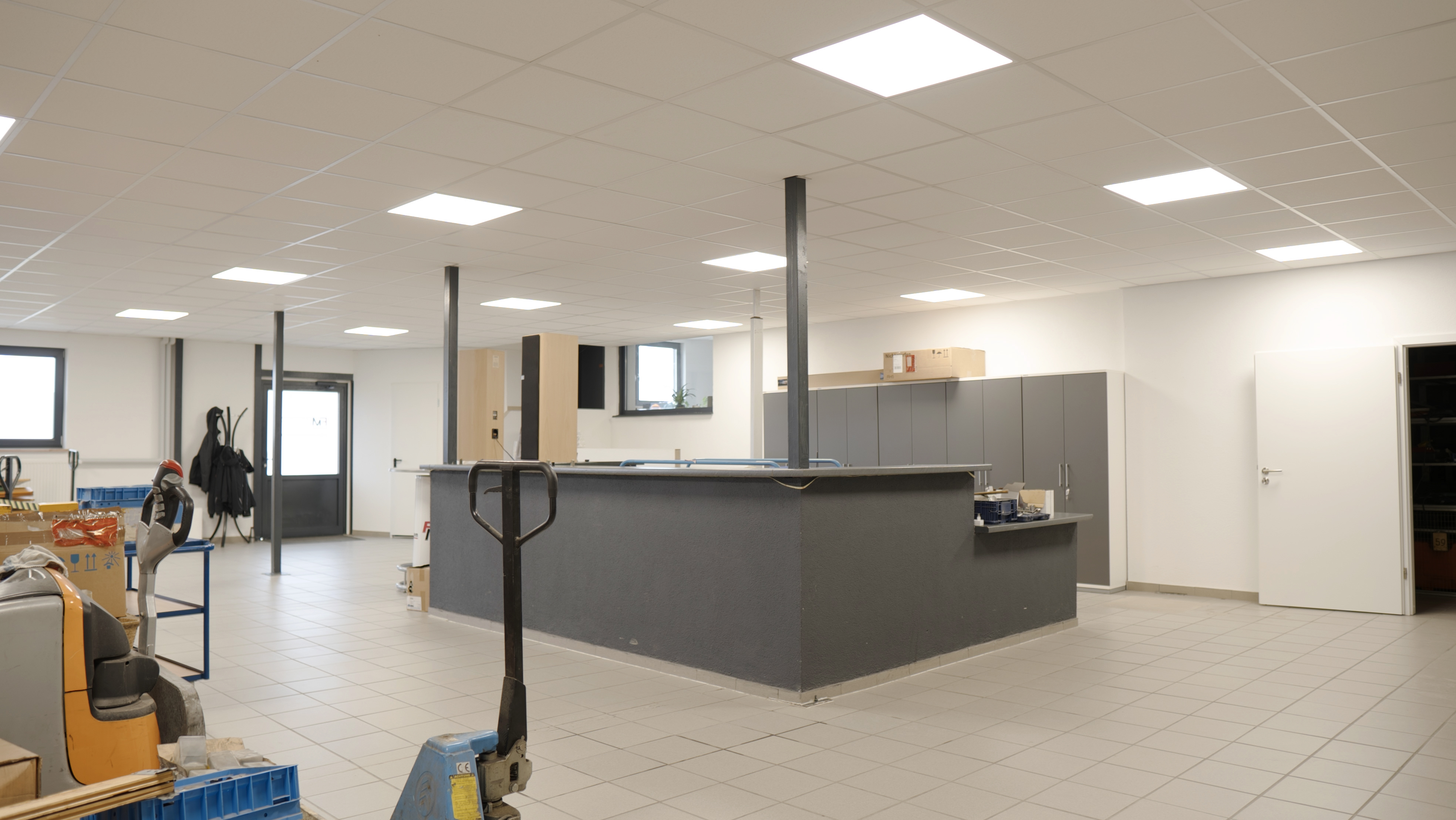 Hallenflächen, Lagerflächen, Produktionsflächen mit Büros in Schwäbisch Gmünd zu vermieten