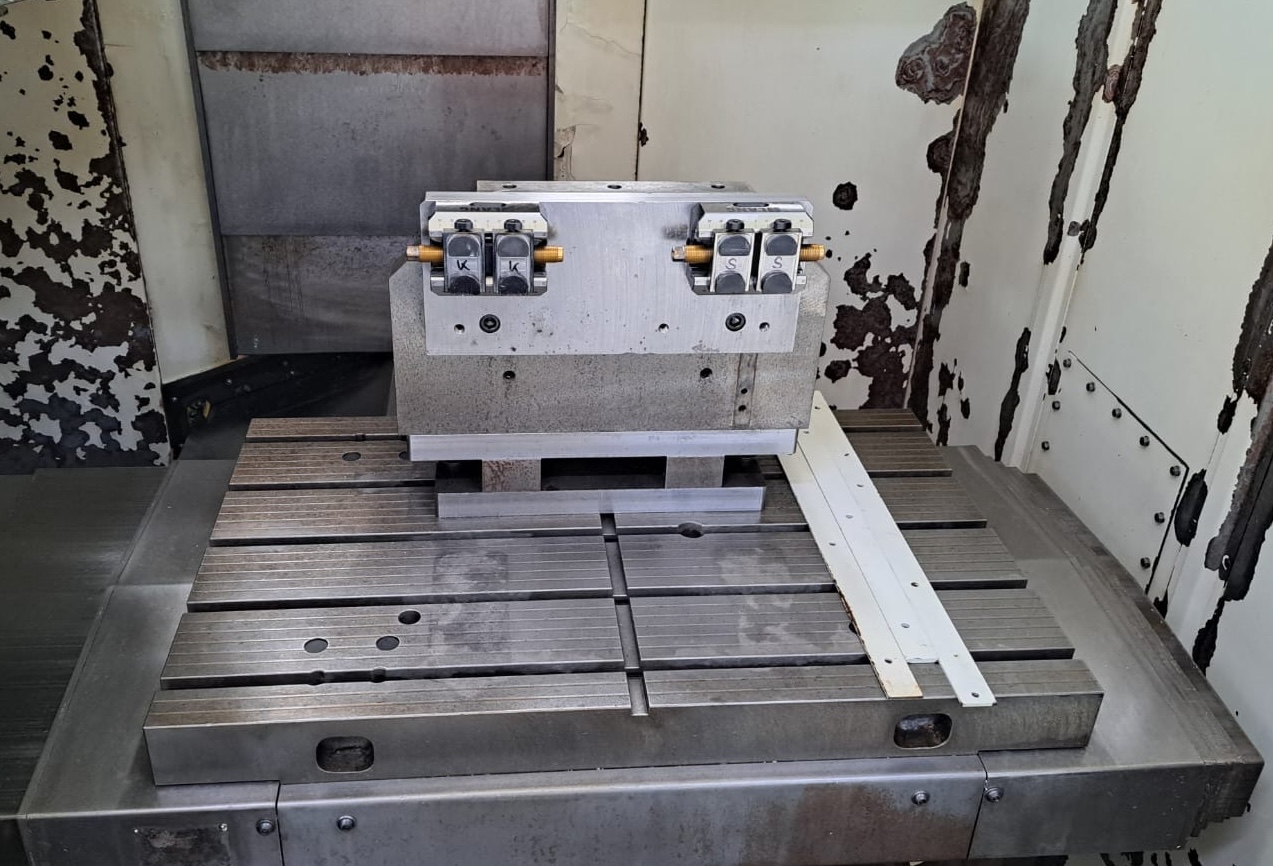 CNC Bearbeitungszentrum DECKEL MAHO DMC 63 V