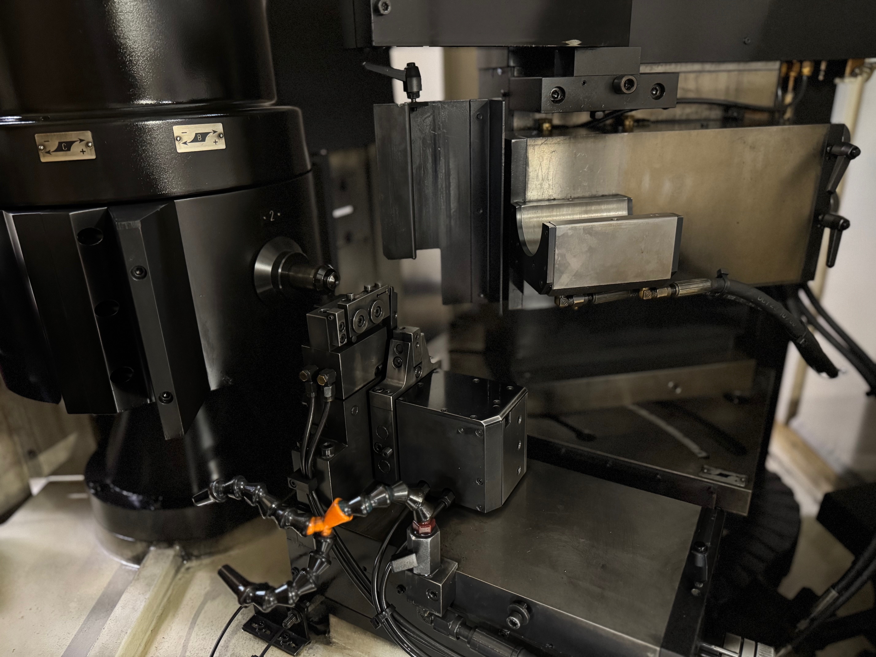 Werkzeugschleifmaschine  ROLLOMATIC CNC 2000 XD