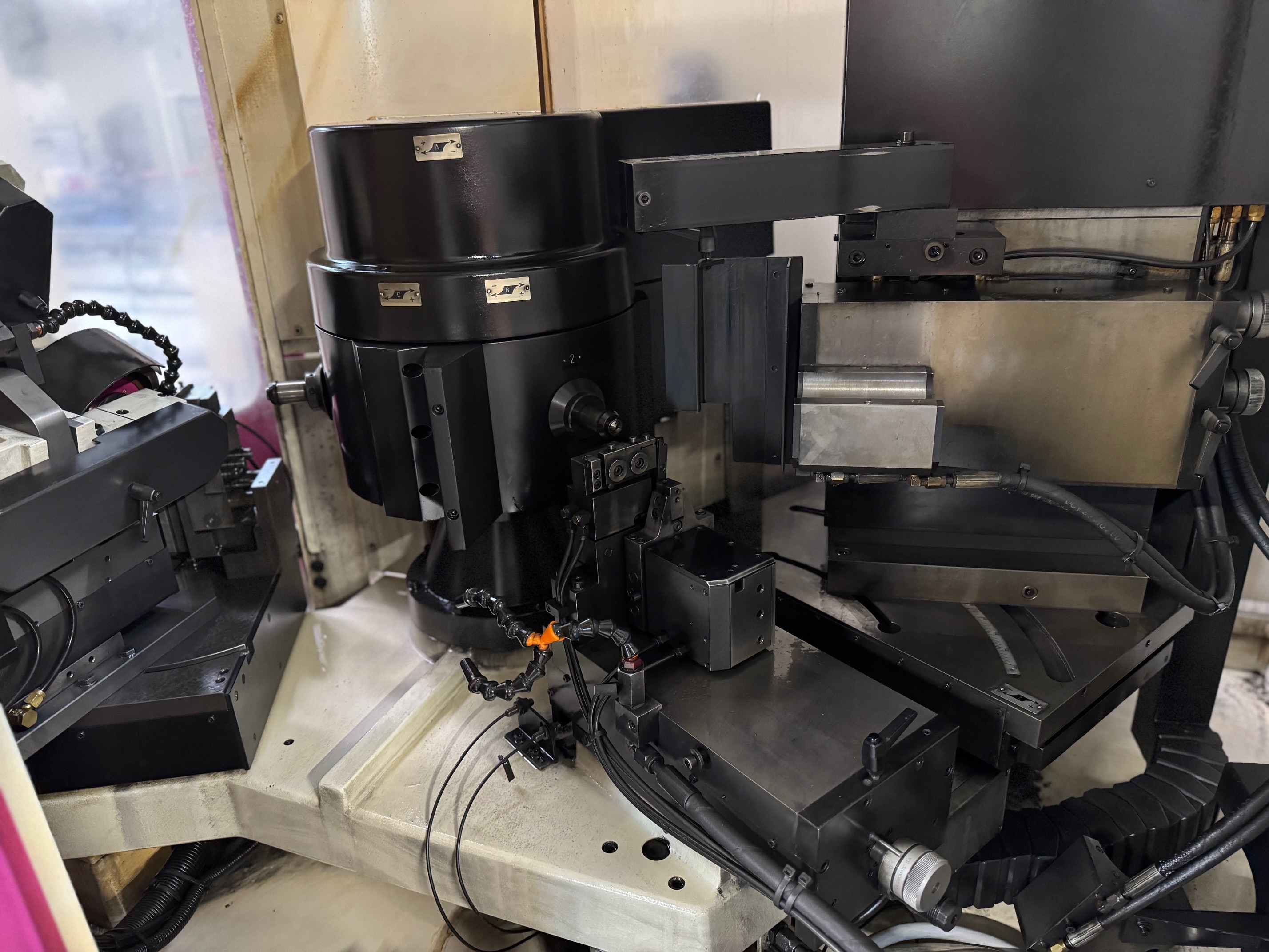 Werkzeugschleifmaschine  ROLLOMATIC CNC 2000 XD