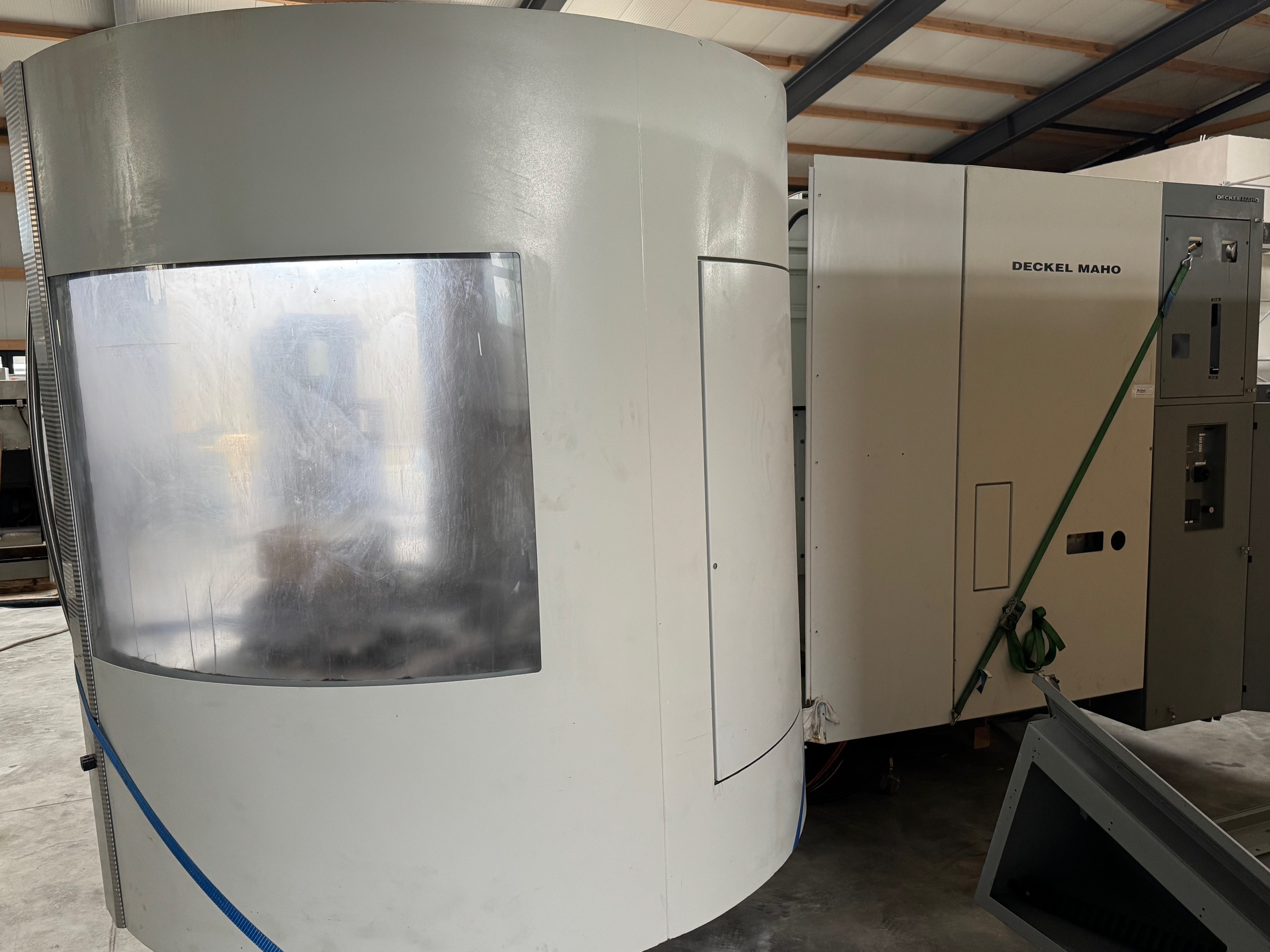 CNC Bearbeitungszentrum DECKEL MAHO DMU 60T RS3